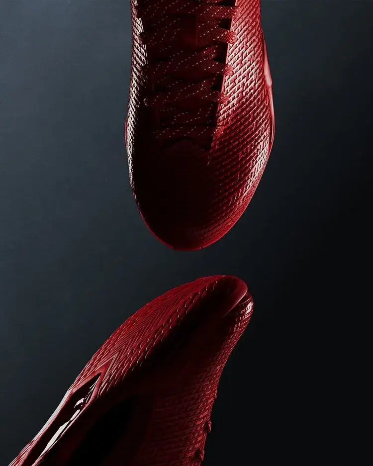 AIR JORDAN 41 DROPS WITH NEW TECH image of the Air Jordan 41 basketball shoe release, detailing tech specs, pricing, and gemstone design elements. (image 4 of 4)