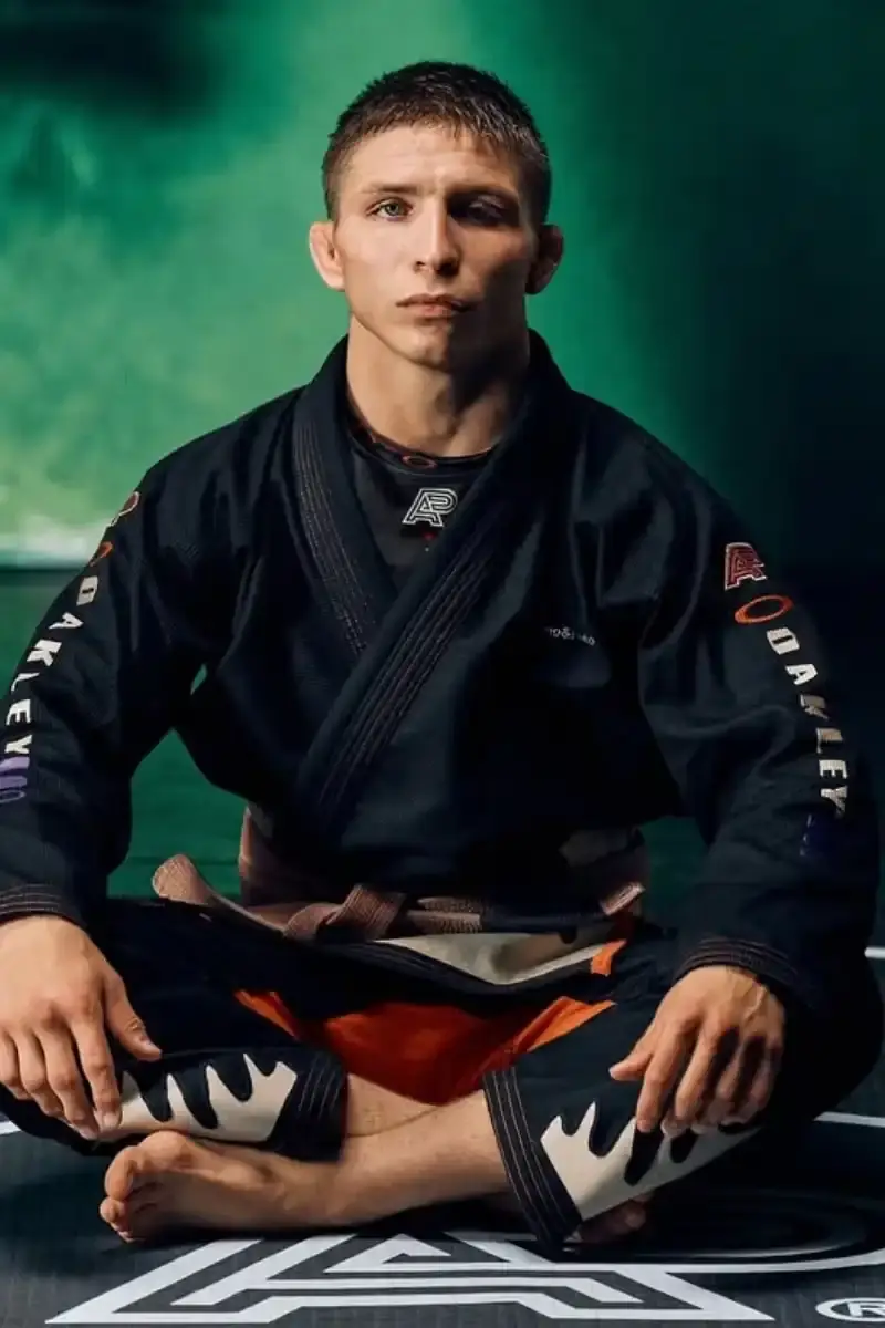 ALBINO & PRETO TEAMS WITH OAKLEY FOR JIU-JITSU LINE image about Portuguese brand Albino & Preto partners with Oakley to create performance jiu-jitsu apparel and eyewear collection for training and casual wear. (image 9 of 14)