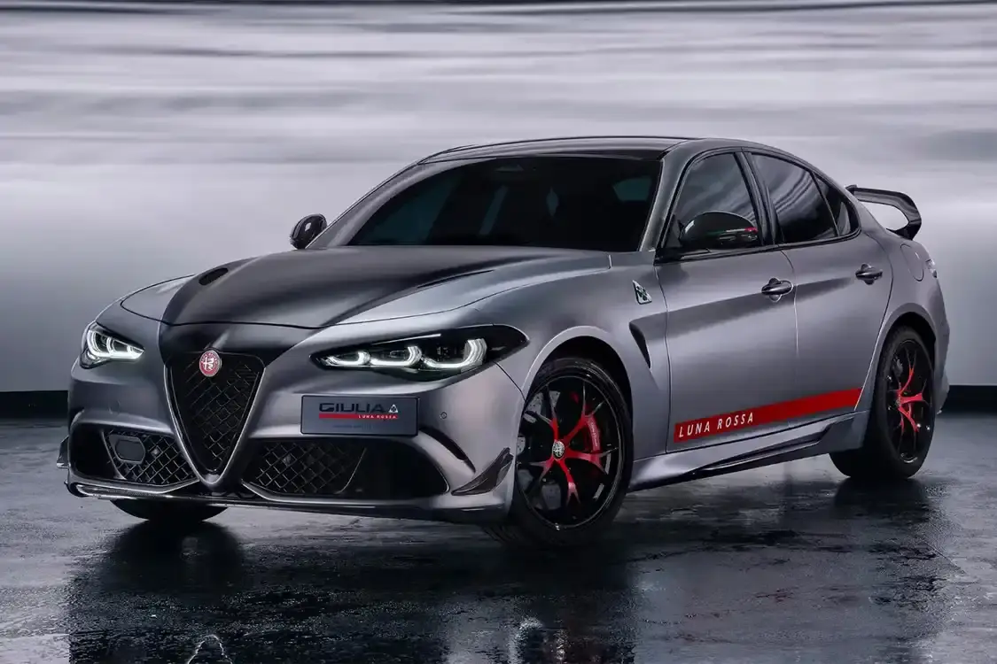 ALFA ROMEO GIULIA QUADRIFOGLIO LUNA ROSSA Alfa Romeo unveiled the limited-edition Giulia Quadrifoglio Luna Rossa at the Brussels Motor Show, featuring yacht-inspired design elements, enhanced aerodynamics, and 520 horsepower V6 engine.