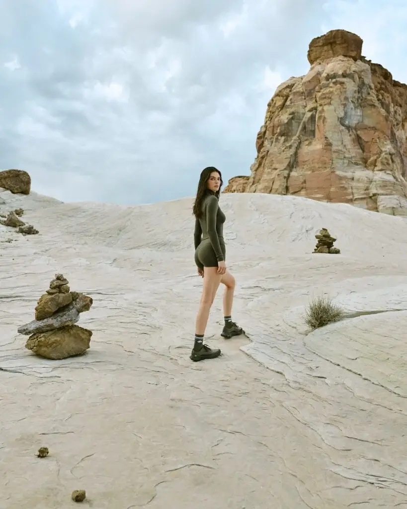 ALO RELEASES FALL CAMPAIGN WITH KENDALL JENNER image about ALO's Fall 2025 activewear campaign photographed at Amangiri Utah resort featuring model Kendall Jenner. (image 4 of 5)