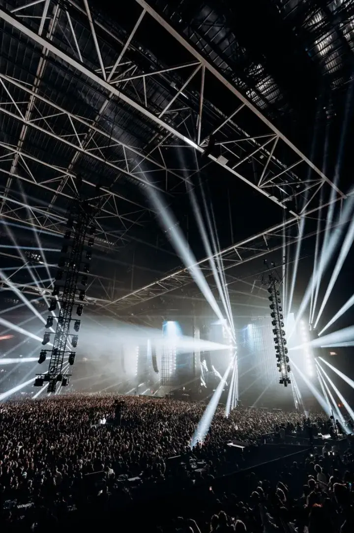 AMF 2026 SELLS OUT JOHAN CRUIJFF ARENA WITH 40,000 FANS AMF 2026 at the Johan Cruijff ArenA. It covers the line-up, David Guetta presents Monolith, the broadcasts, two quotes and event details. (image 3 of 5)