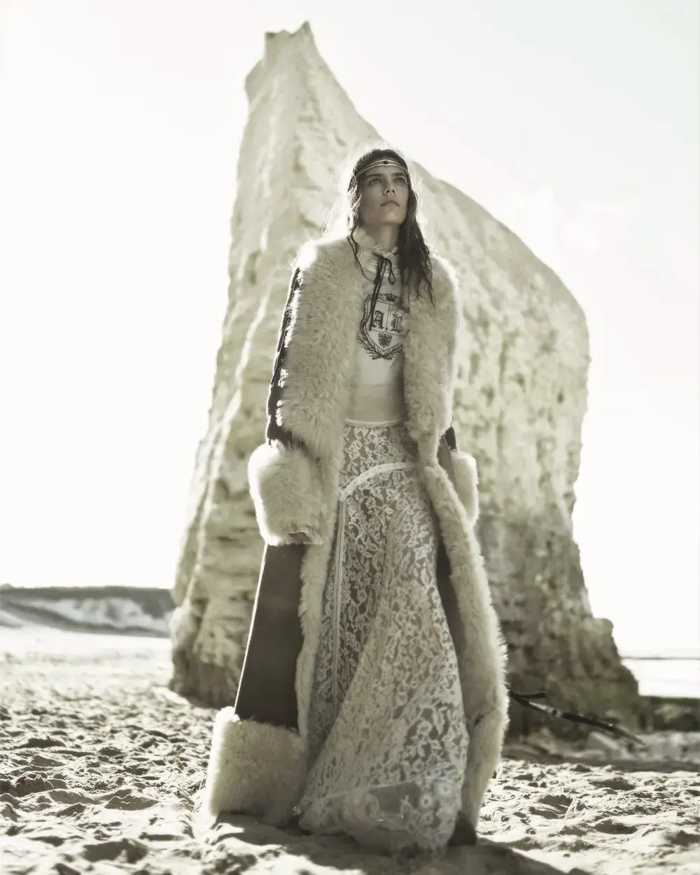 ANN DEMEULEMEESTER FALL WINTER 2026 CAMPAIGN Black and white photographs displaying two models wearing the Ann Demeulemeester Fall Winter 2026 collection on the Margate coast. (image 5 of 6)