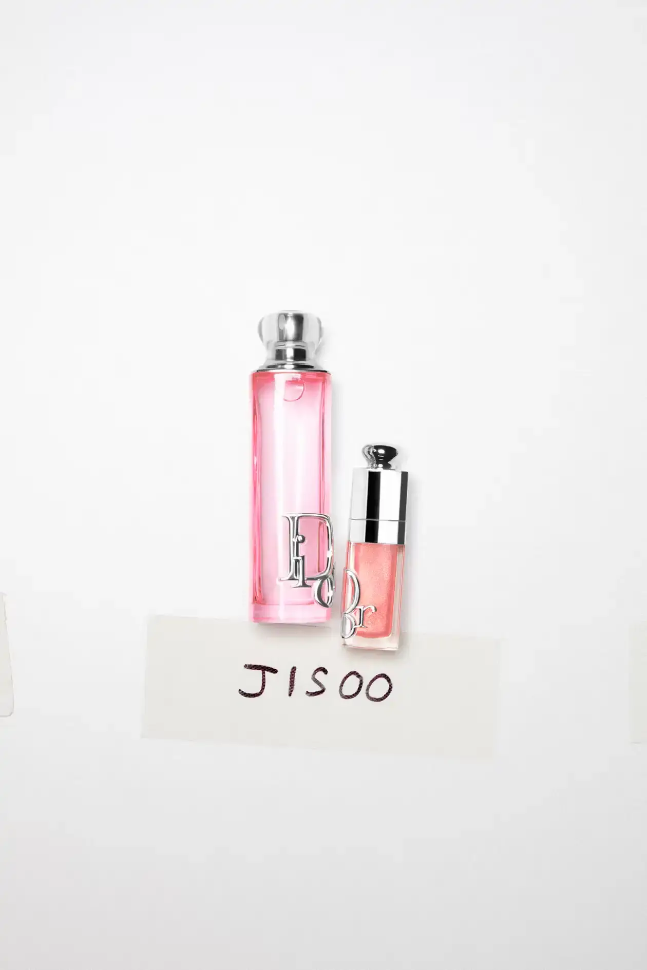 ANYA TAYLOR-JOY, JISOO, WILLOW SMITH FOR DIOR ADDICT Dior releases 2026 Addict collection featuring three perfumes by Francis Kurkdjian and new Lip Glow Oil shades, with Anya Taylor-Joy, Jisoo, and Willow Smith as ambassadors. (image 2 of 3)