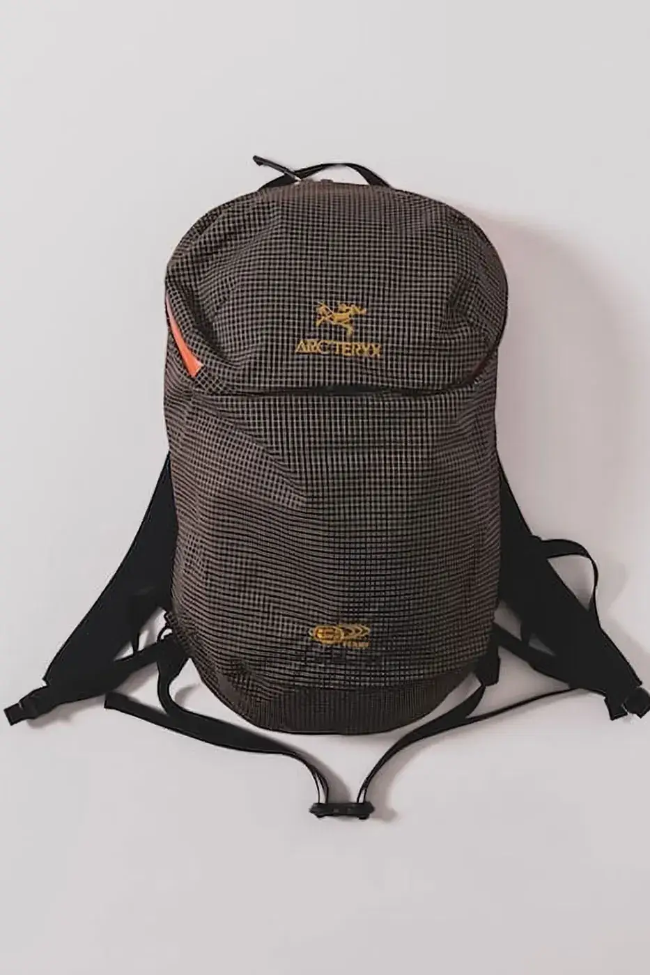 ARC'TERYX AND BEAMS RELEASE KOYO LINE Overview of the six-piece Arc'teryx and BEAMS Fall/Winter 2026 KOYO collection detailing technical outerwear, apparel, and accessories. (image 6 of 7)