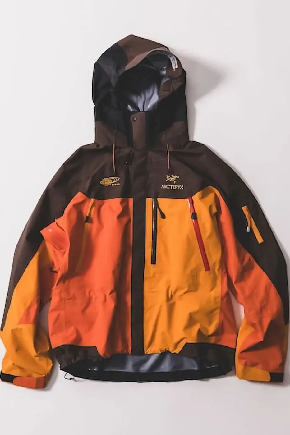 ARC'TERYX AND BEAMS RELEASE KOYO LINE Overview of the six-piece Arc'teryx and BEAMS Fall/Winter 2026 KOYO collection detailing technical outerwear, apparel, and accessories.