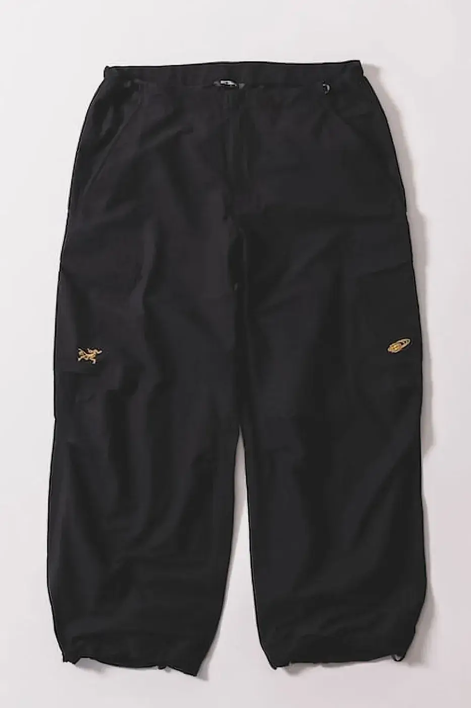 ARC'TERYX AND BEAMS RELEASE KOYO LINE Overview of the six-piece Arc'teryx and BEAMS Fall/Winter 2026 KOYO collection detailing technical outerwear, apparel, and accessories. (image 5 of 7)
