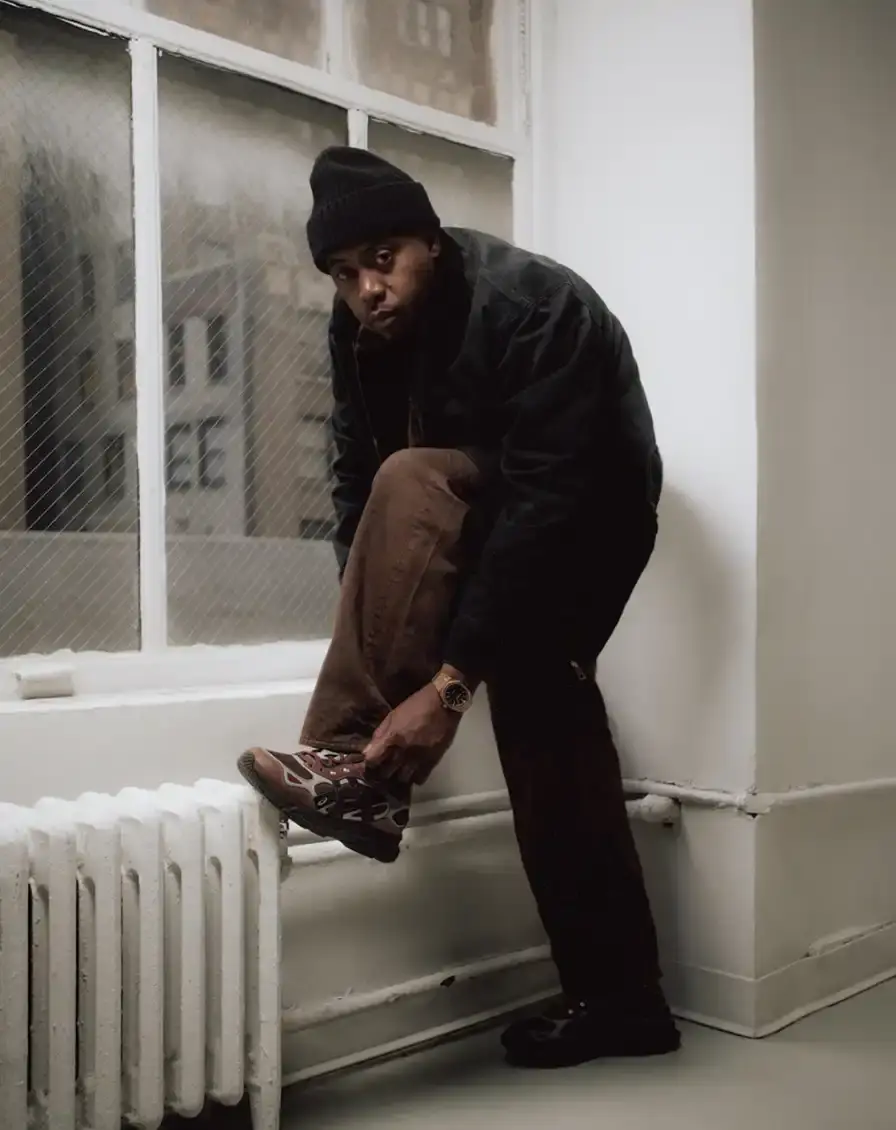 ASICS AND HSDT RELEASE GEL-NYC 2.0 SSHS New sneaker Asics and HSDT release combining running shoe heritage with urban design elements, featuring Nas and Raekwon campaign shot in New York City. (image 7 of 12)