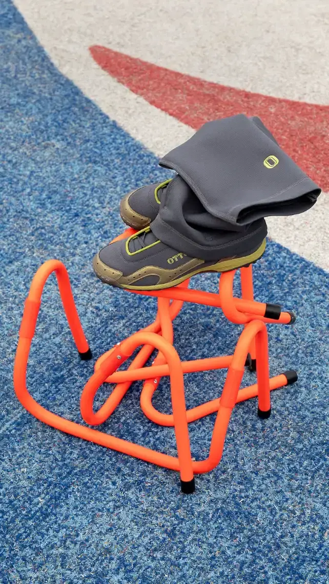 ASICS AND OTTO 958 RELEASE THE GEL-BELARRAOTTO SNEAKER image about the ASICS x OTTO 958 GEL-BELARRAOTTO shoe, its ripstop mesh upper and detachable gaiter, the Dover Street Market Paris installation with Cauleen Smith, and the release dates of 17 and 21 October. (image 9 of 10)
