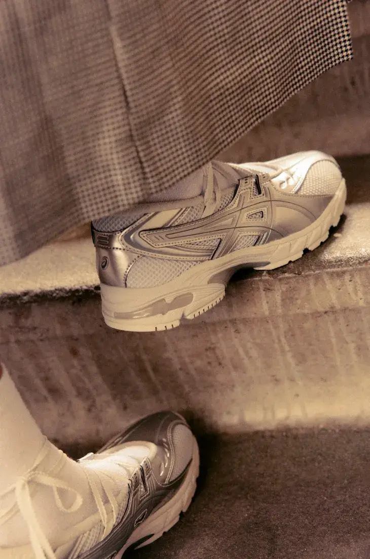 ASICS RELEASES THE GEL-DS TRAINER SP image outlining the release date, design specifications, color options and retail price for the ASICS Gel-DS Trainer SP shoe. (image 7 of 7)