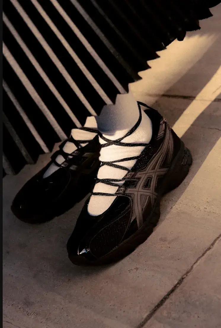 ASICS RELEASES THE GEL-DS TRAINER SP image outlining the release date, design specifications, color options and retail price for the ASICS Gel-DS Trainer SP shoe. (image 3 of 7)