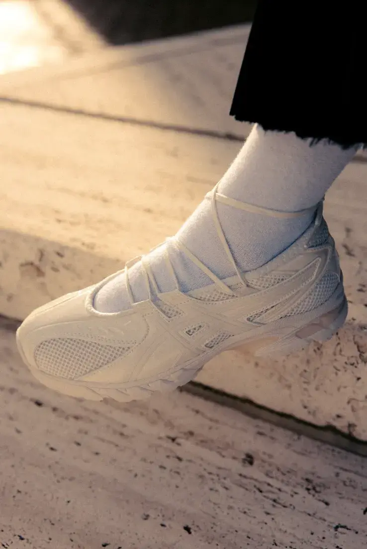 ASICS RELEASES THE GEL-DS TRAINER SP image outlining the release date, design specifications, color options and retail price for the ASICS Gel-DS Trainer SP shoe. (image 5 of 7)