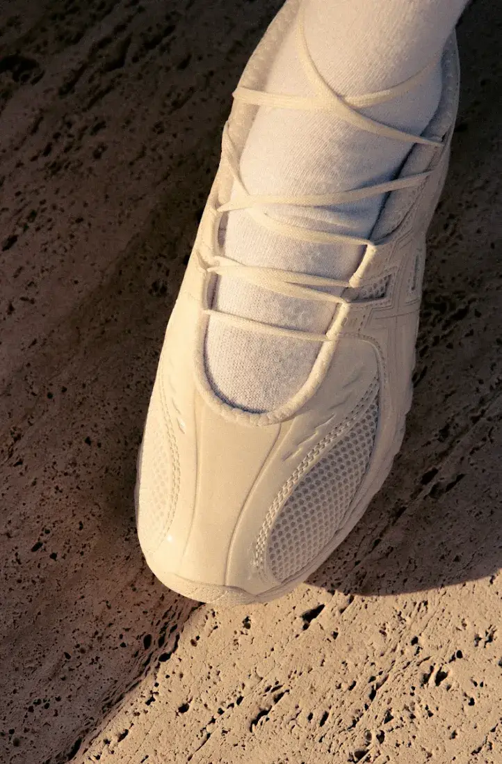 ASICS RELEASES THE GEL-DS TRAINER SP image outlining the release date, design specifications, color options and retail price for the ASICS Gel-DS Trainer SP shoe. (image 6 of 7)