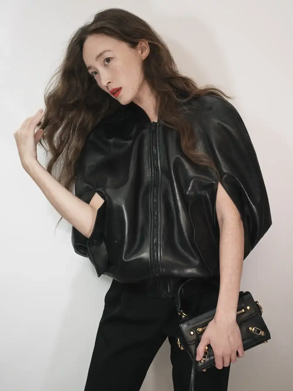 BALENCIAGA HEART AND BODY CAMPAIGN DETAILS An editorial report discussing the Balenciaga Heart and Body advertising campaign shot by David Sims in a Parisian studio. (image 4 of 7)