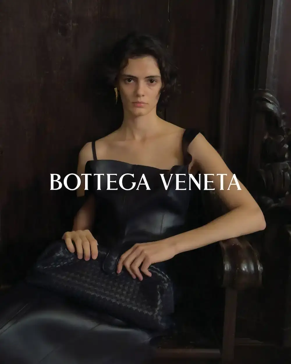 BOTTEGA VENETA SUMMER 2026 CAMPAIGN Bottega Veneta Summer 2026 campaign photographed by Juergen Teller in Venice, featuring collection by creative director Louise Trotter across historic Venetian locations including palazzos, gardens, and the Lido. (image 5 of 16)