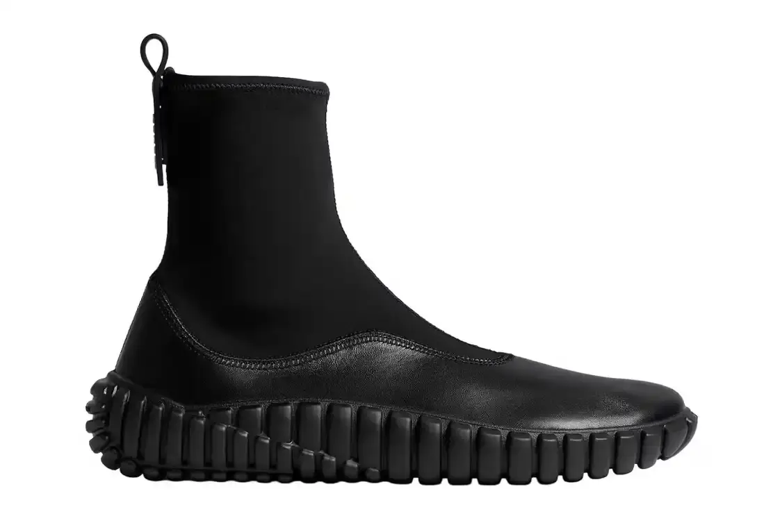 BOTTEGA VENETA RELEASES THE TIDE SNEAKER an image overview of the Bottega Veneta Tide sneaker, listing pricing, colors, and design characteristics for visually impaired users.