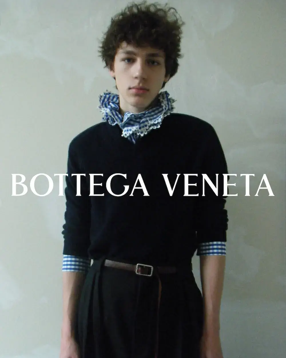 BOTTEGA VENETA WINTER 2026 CAMPAIGN image of the Bottega Veneta winter 2026 campaign production and the release of Zine 002. (image 3 of 22)