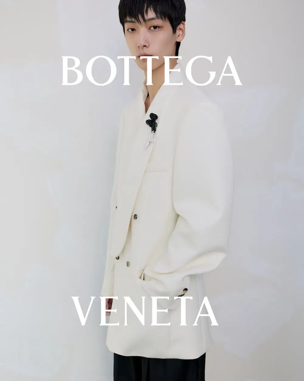 BOTTEGA VENETA WINTER 2026 CAMPAIGN image of the Bottega Veneta winter 2026 campaign production and the release of Zine 002. (image 10 of 22)