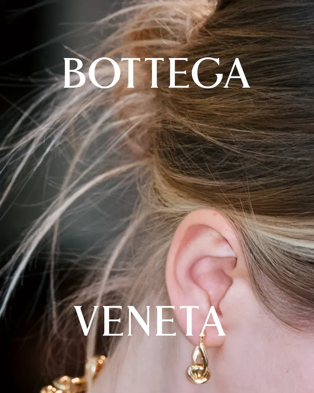 BOTTEGA VENETA WINTER 2026 CAMPAIGN image of the Bottega Veneta winter 2026 campaign production and the release of Zine 002. (image 13 of 22)