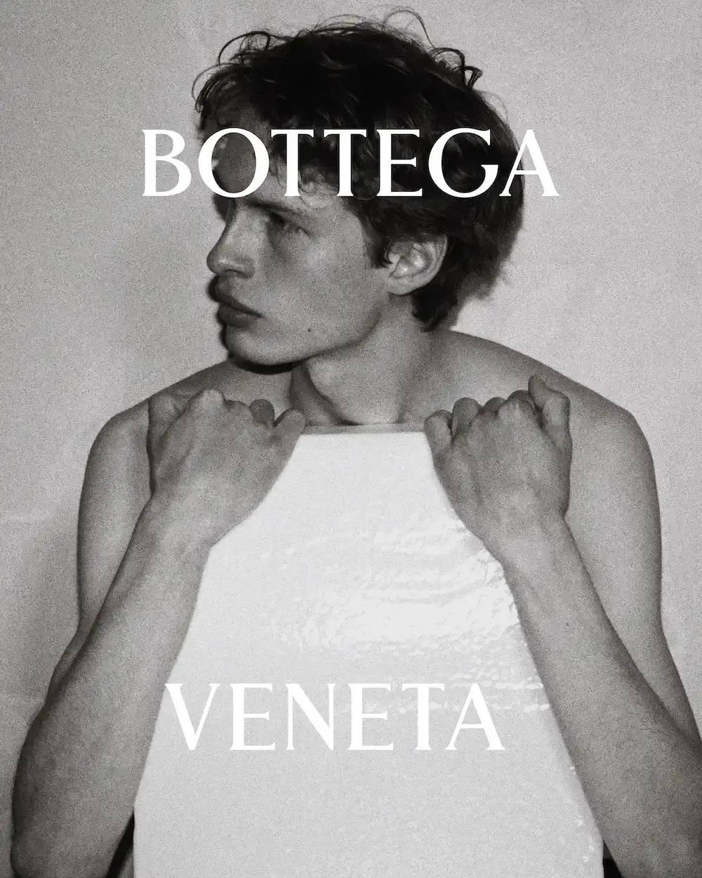 BOTTEGA VENETA WINTER 2026 CAMPAIGN image of the Bottega Veneta winter 2026 campaign production and the release of Zine 002. (image 5 of 22)