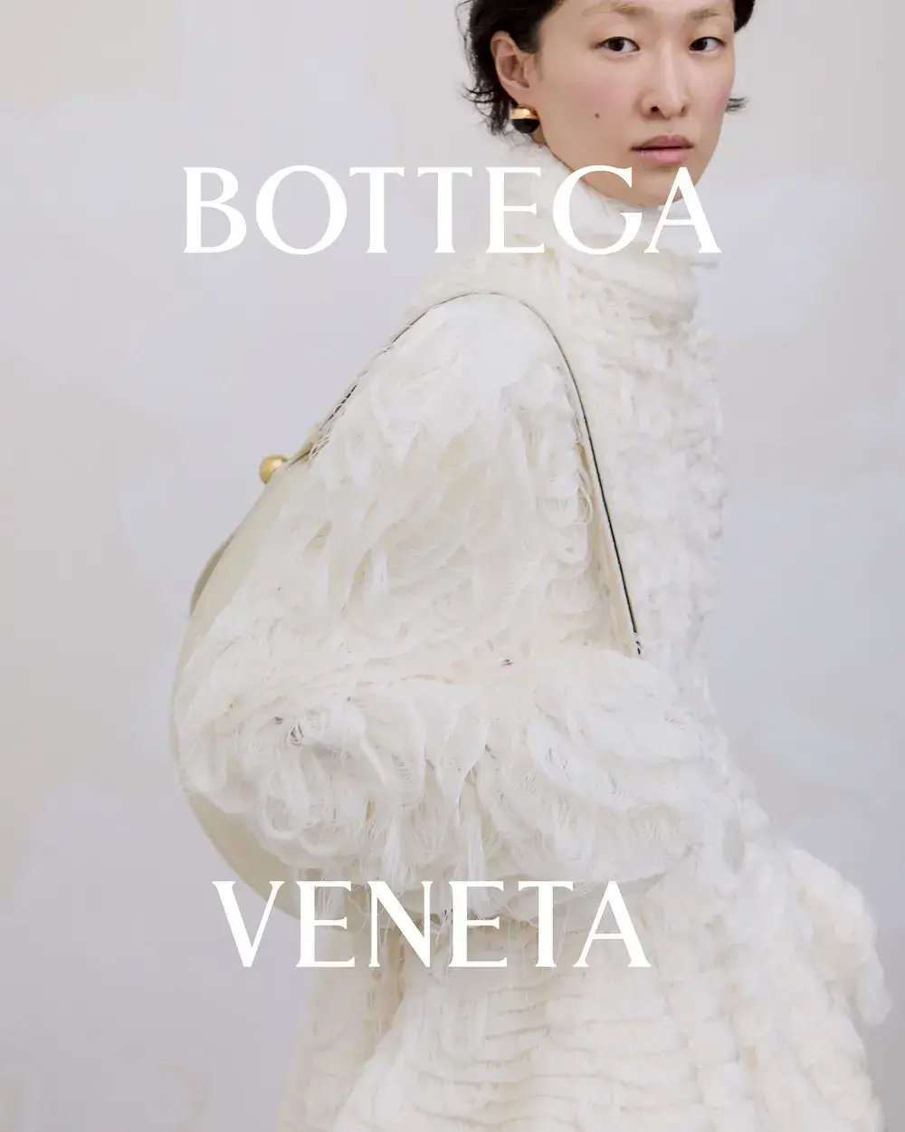 BOTTEGA VENETA WINTER 2026 CAMPAIGN image of the Bottega Veneta winter 2026 campaign production and the release of Zine 002. (image 8 of 22)