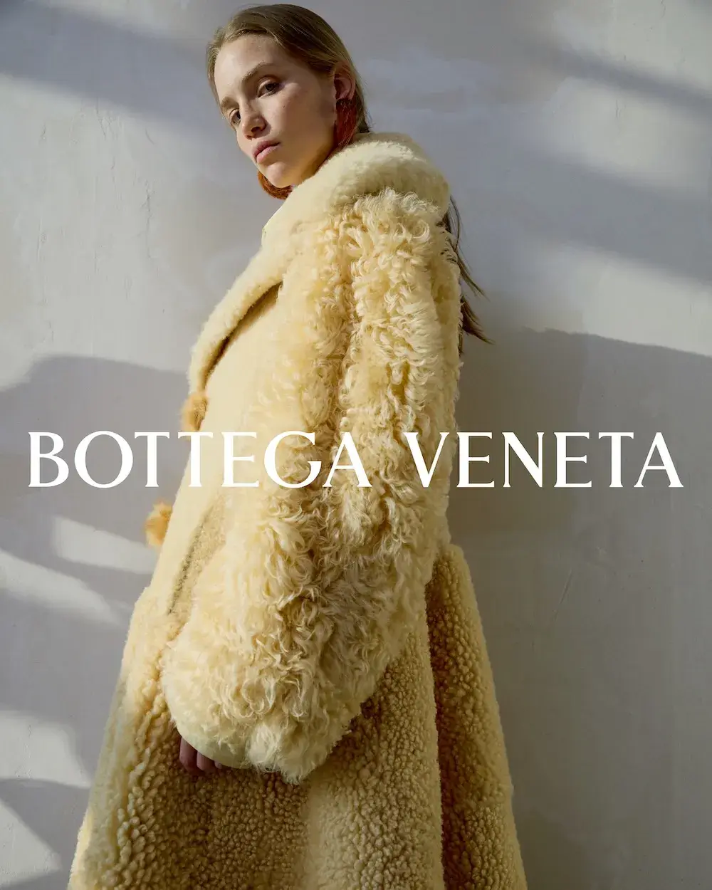 BOTTEGA VENETA WINTER 2026 CAMPAIGN image of the Bottega Veneta winter 2026 campaign production and the release of Zine 002. (image 9 of 22)