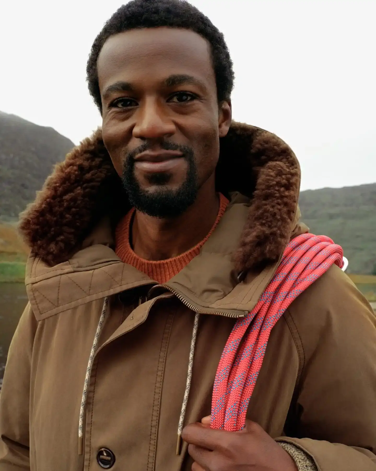 BURBERRY GABARDINE CAPSULE COLLECTION Burberry launches new collection centered on gabardine fabric with technical outerwear pieces, accompanied by film shot in Snowdonia, Wales (image 14 of 17)