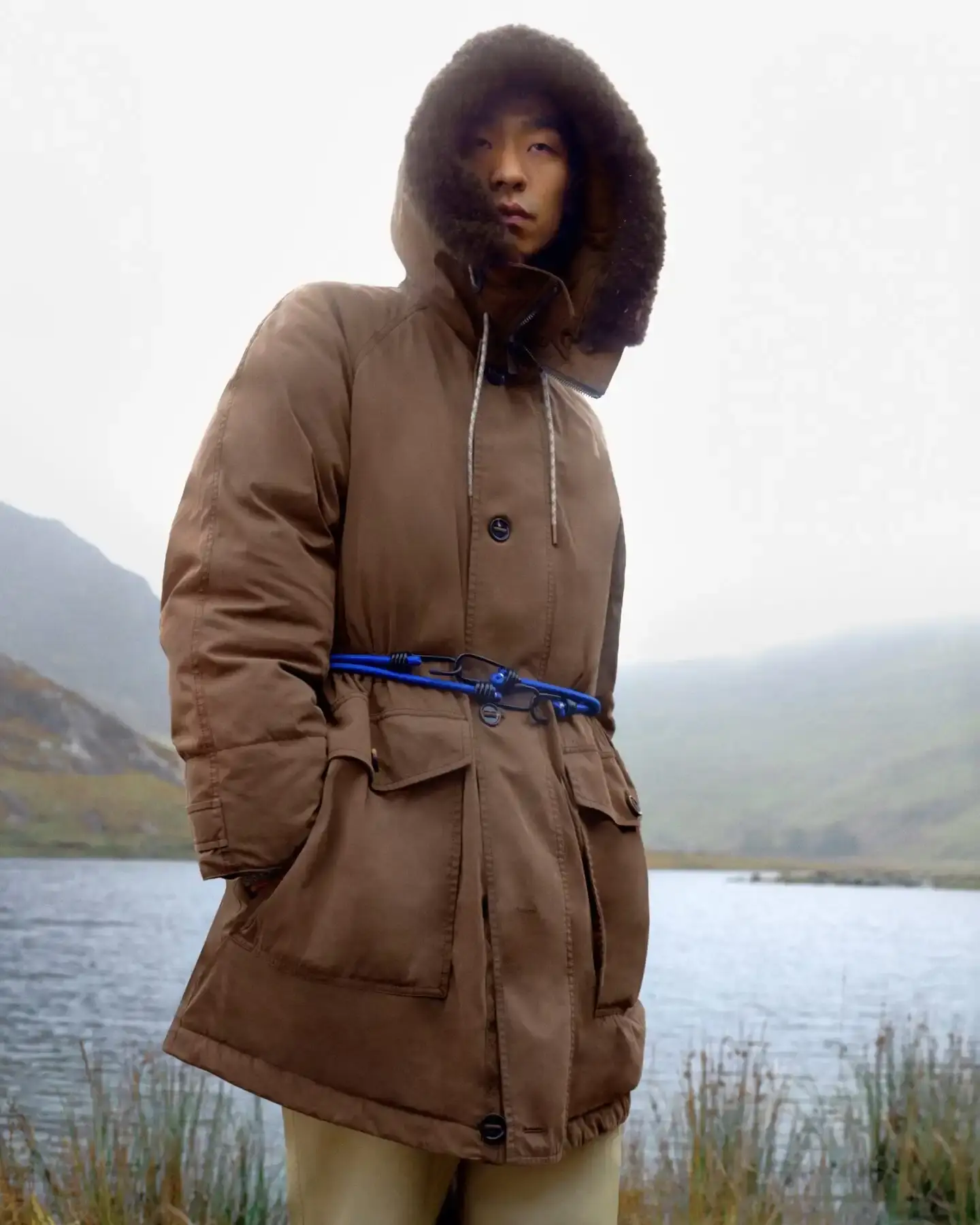 BURBERRY GABARDINE CAPSULE COLLECTION Burberry launches new collection centered on gabardine fabric with technical outerwear pieces, accompanied by film shot in Snowdonia, Wales (image 4 of 17)
