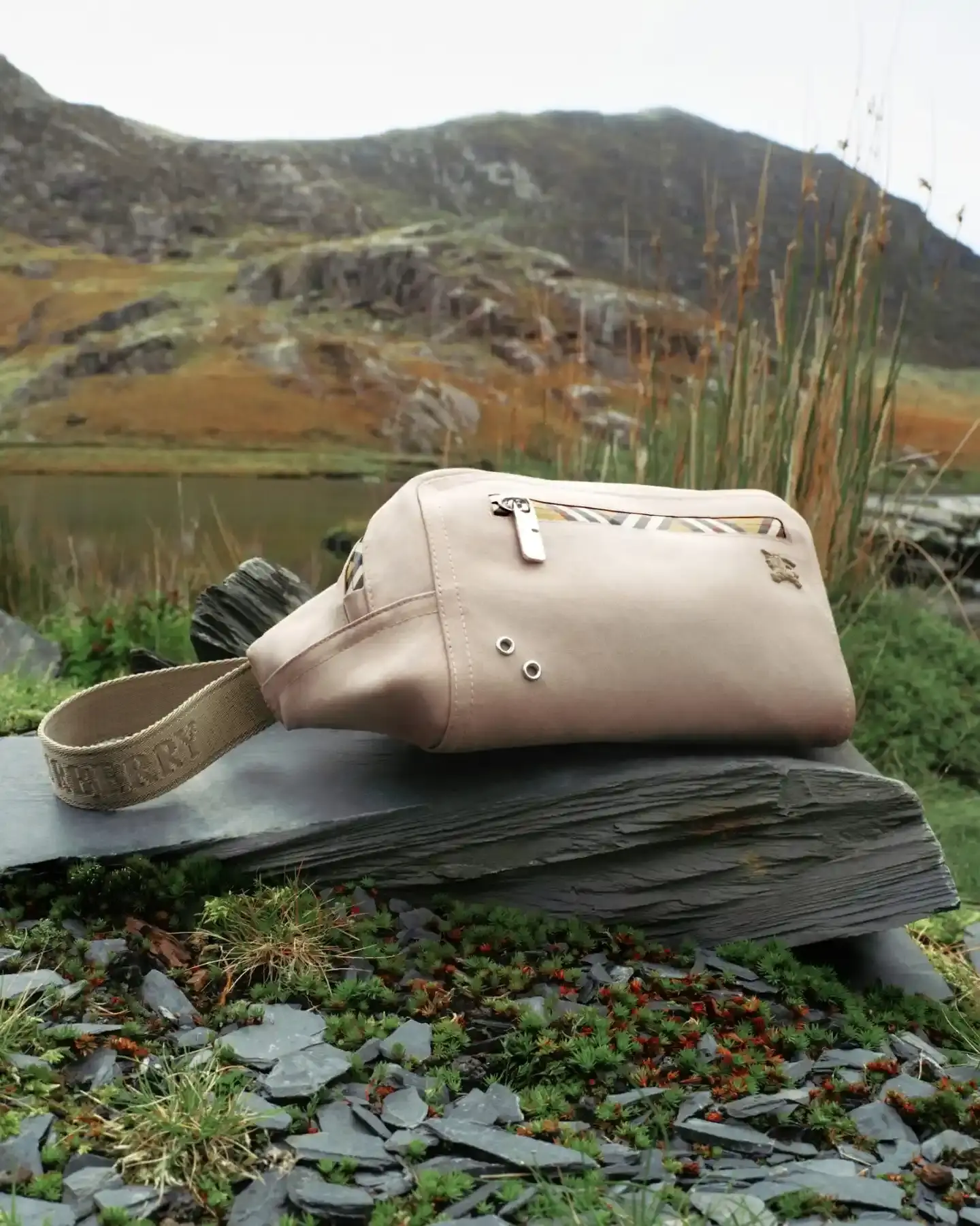 BURBERRY GABARDINE CAPSULE COLLECTION Burberry launches new collection centered on gabardine fabric with technical outerwear pieces, accompanied by film shot in Snowdonia, Wales (image 17 of 17)