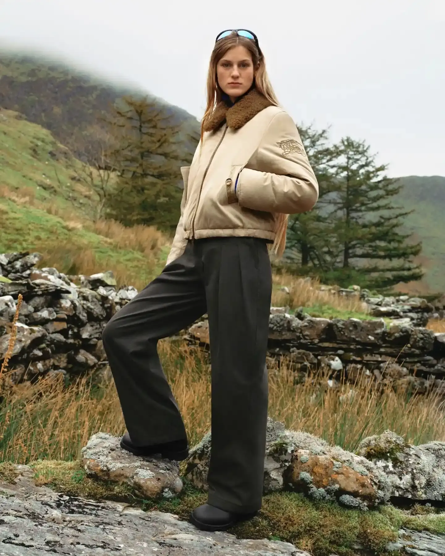 BURBERRY GABARDINE CAPSULE COLLECTION Burberry launches new collection centered on gabardine fabric with technical outerwear pieces, accompanied by film shot in Snowdonia, Wales (image 16 of 17)
