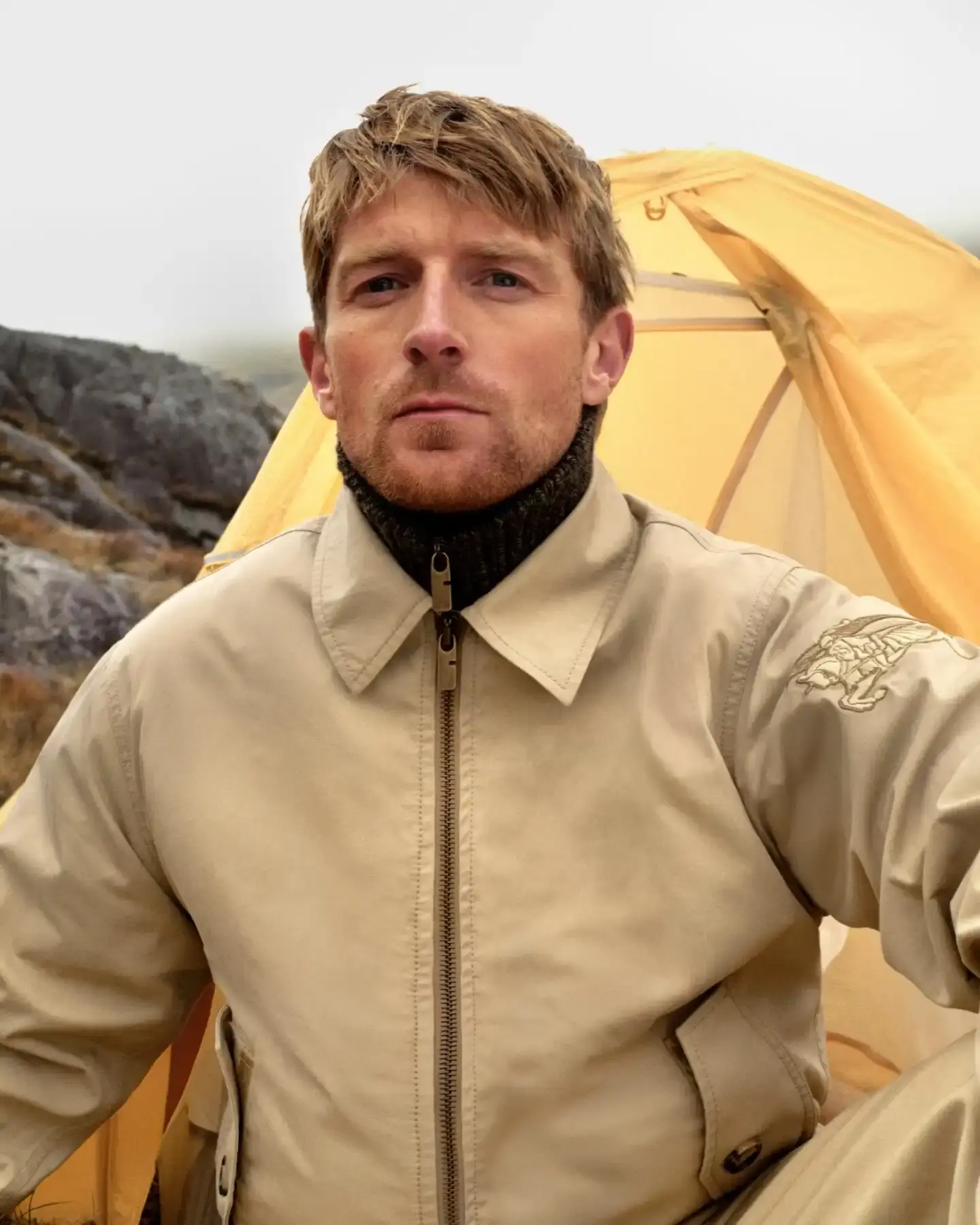 BURBERRY GABARDINE CAPSULE COLLECTION Burberry launches new collection centered on gabardine fabric with technical outerwear pieces, accompanied by film shot in Snowdonia, Wales (image 15 of 17)