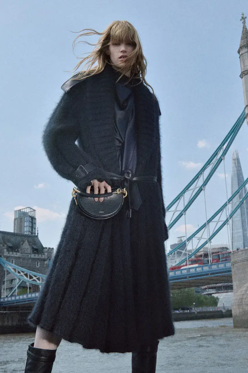 BURBERRY RELEASES WINTER 2026 CAMPAIGN image of the Burberry Winter 2026 fashion campaign starring FKA twigs and Romeo Beckham. (image 16 of 23)