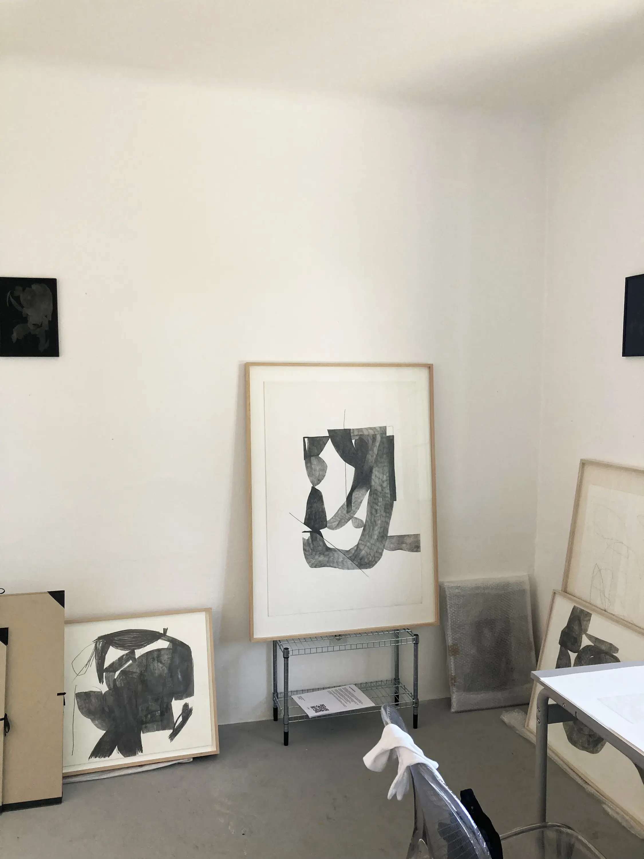 Taja Spasskova art on Casawi Magazine Close Friends Interview Prague painter. (image 3 of 5)