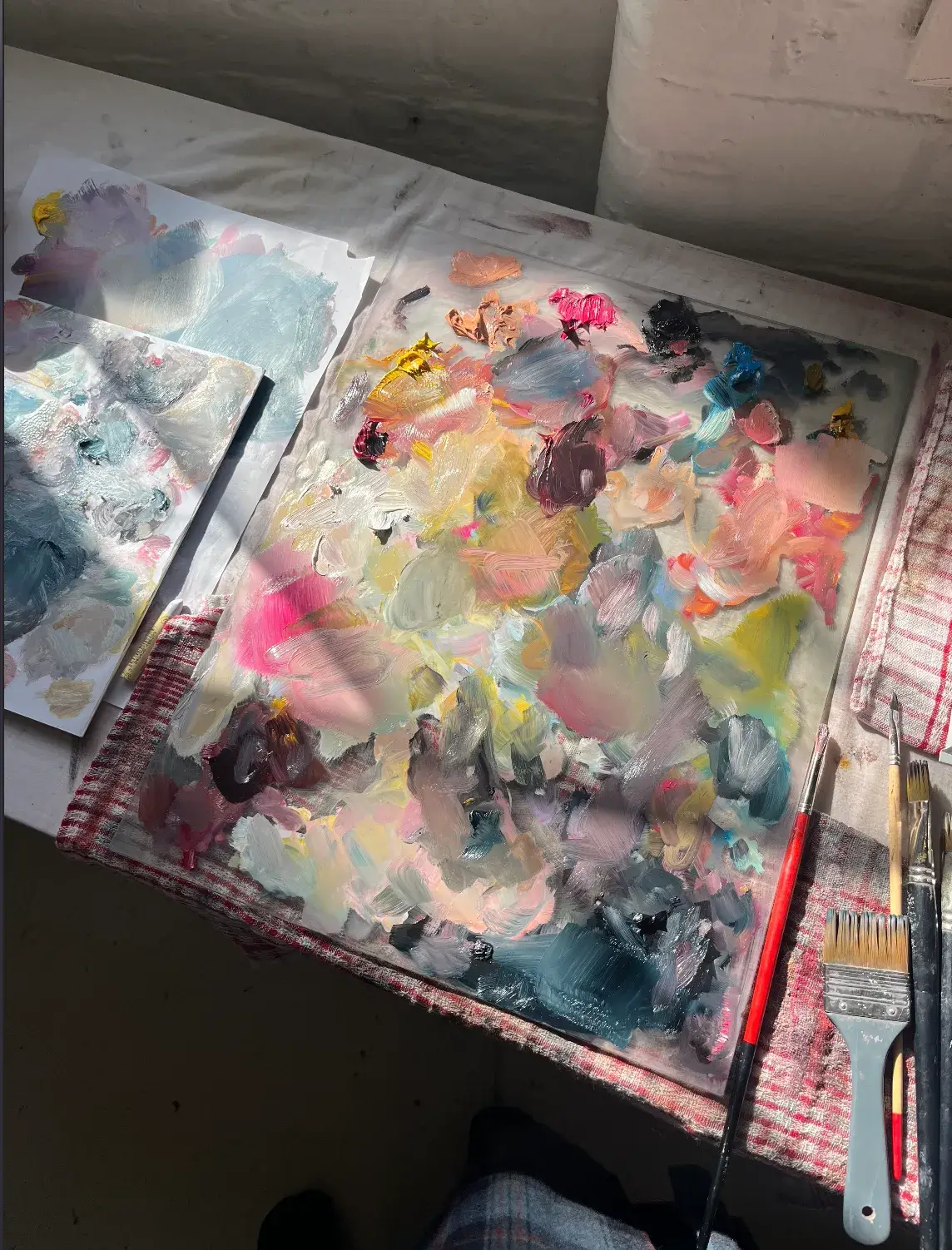 CLOSE FRIENDS WITH: SOPHIE DHERBECOURT image of Sophie Dherbecourt on Casawi Magazine Close Friends Interview French painter based in London (image 5 of 13)