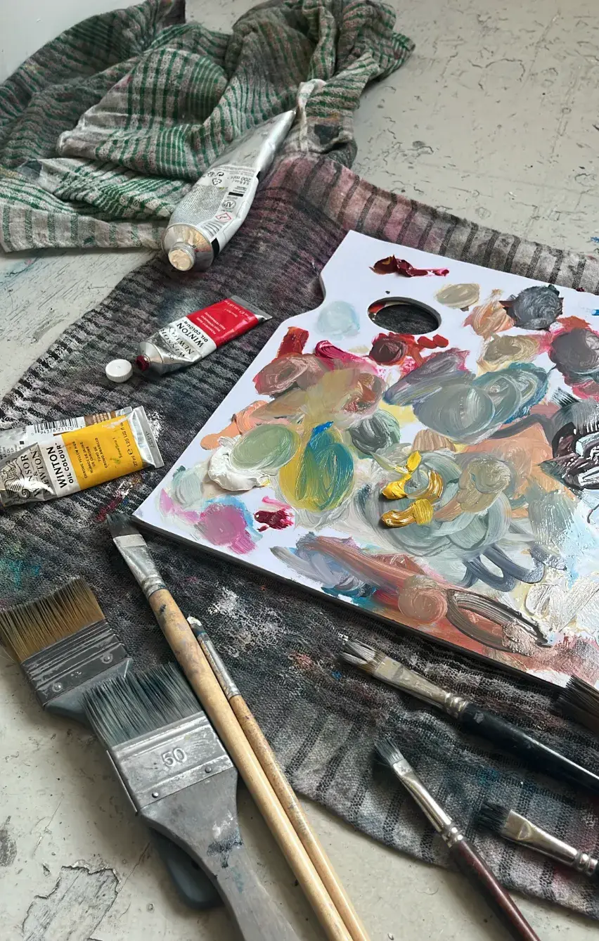 CLOSE FRIENDS WITH: SOPHIE DHERBECOURT image of Sophie Dherbecourt on Casawi Magazine Close Friends Interview French painter based in London (image 9 of 13)