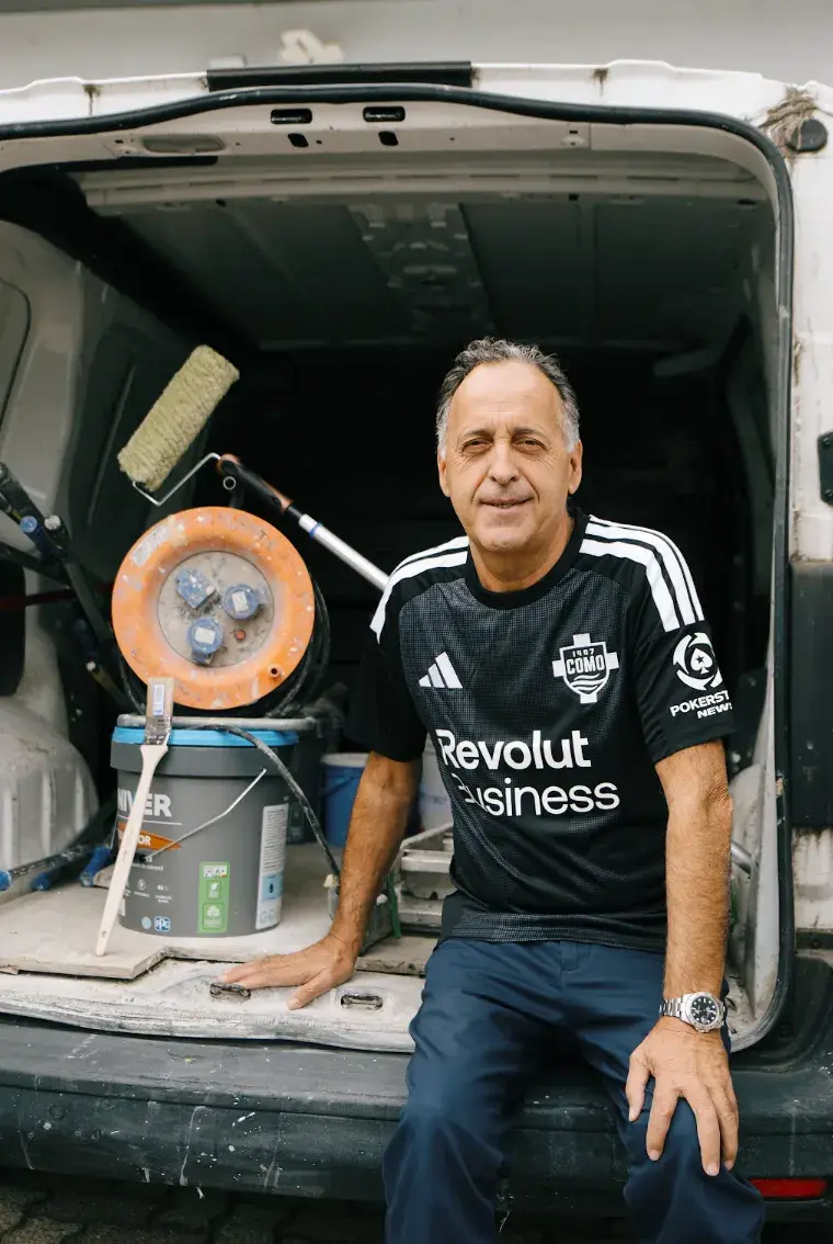 BY THE PEOPLE, FOR THE PEOPLE: COMO 2026-27 THIRD KIT image of Black Como 1907 third shirt for 2026-27 by Adidas, with wavy dark grey and charcoal bands across the front, white logos and Revolut branding in the centre. (image 9 of 9)