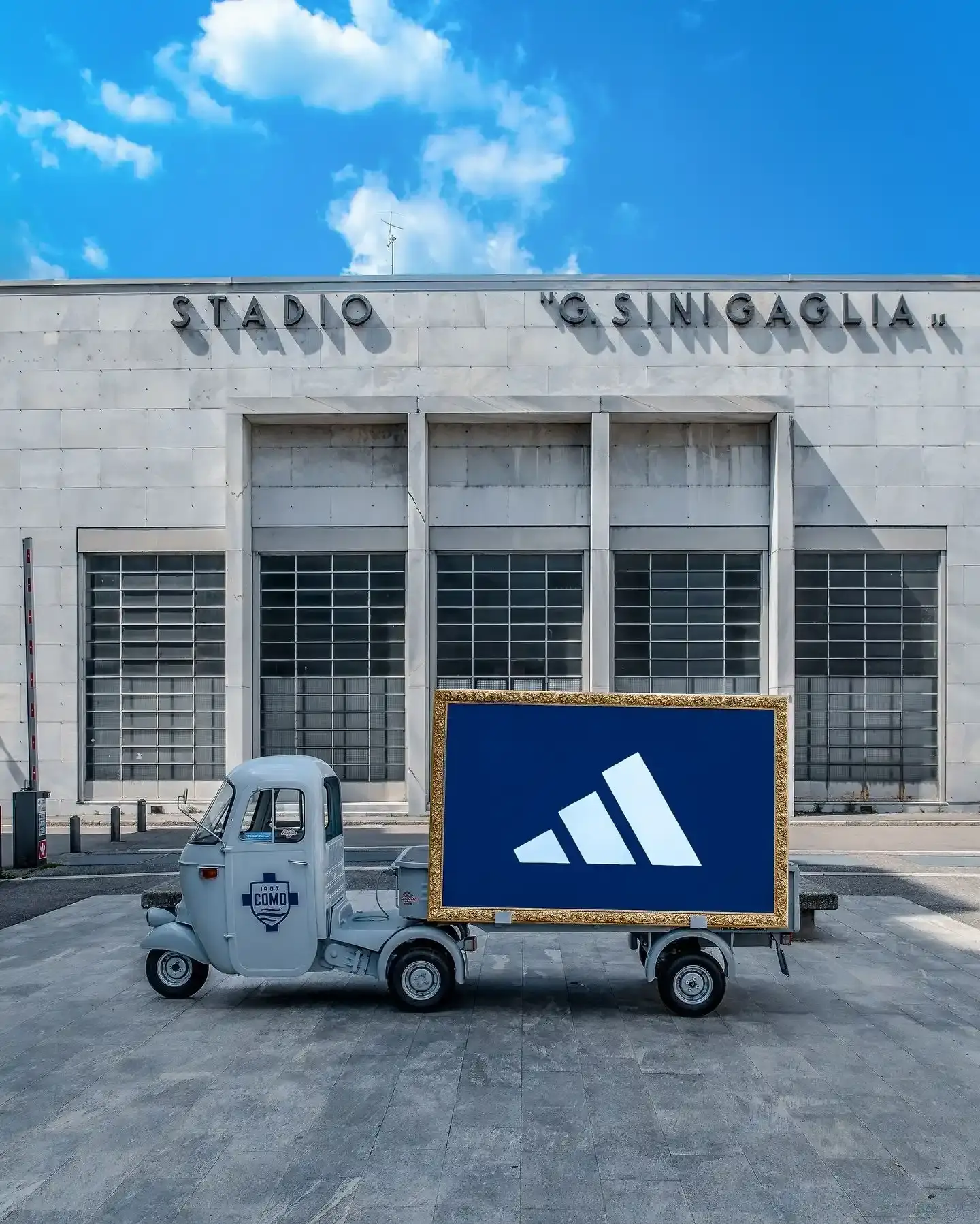 via @adidasita & @comofootball (image 2 of 3)