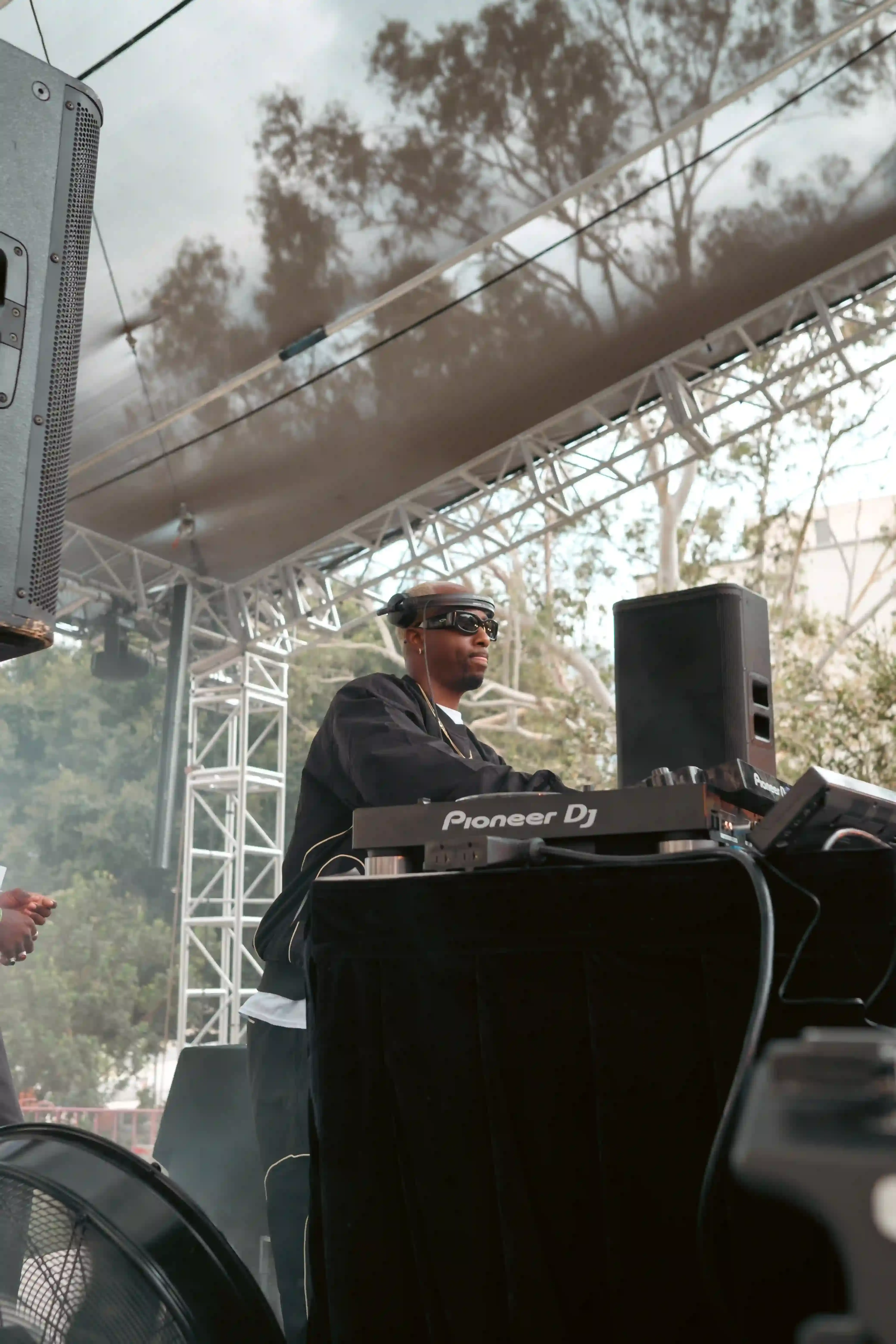 Damar Davis (image 2 of 5)