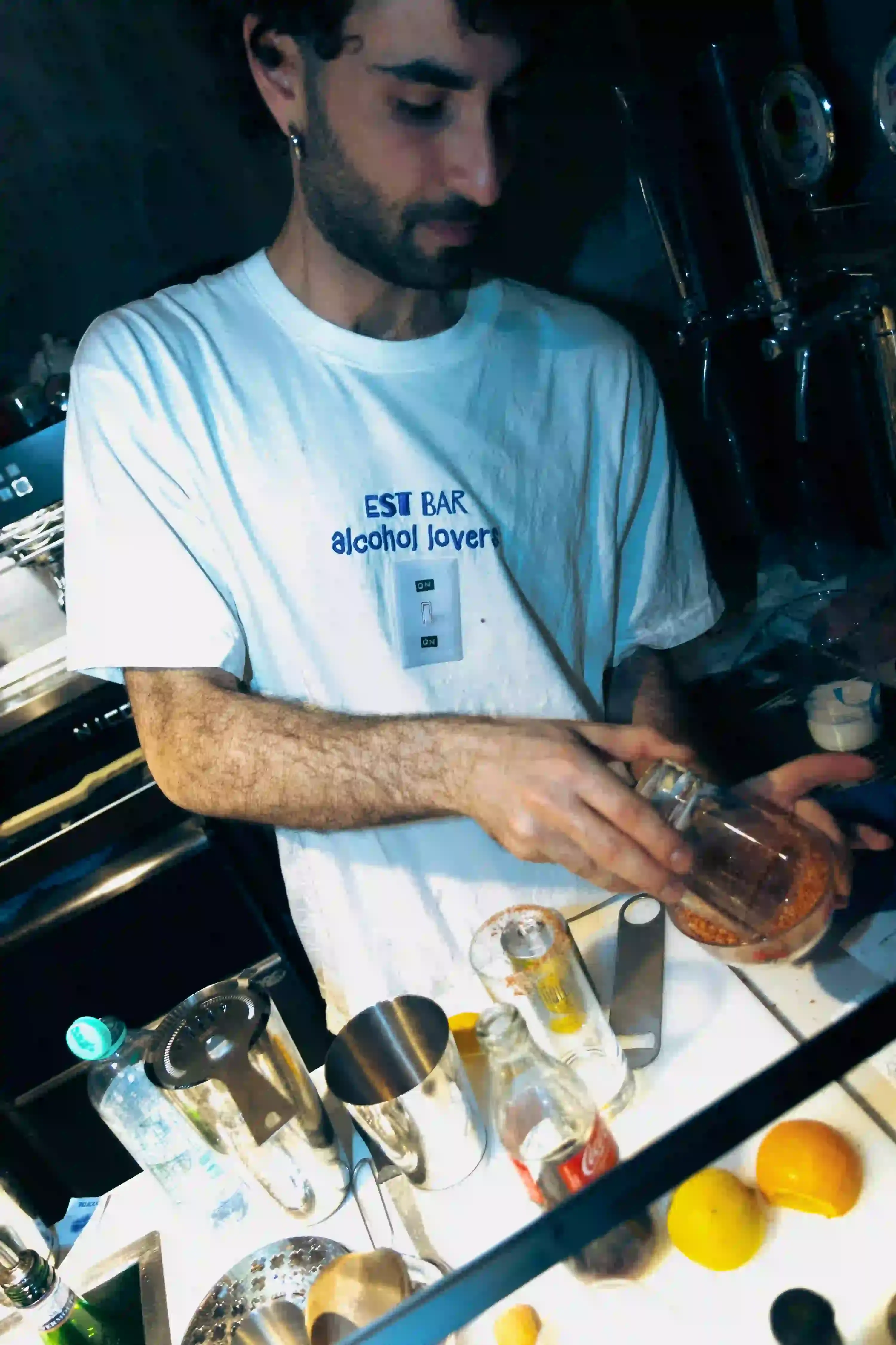 Parpol Casawi Magazine davide dev "on & on" release party at Est Bar in via tortona Navigli Milano (image 5 of 8)