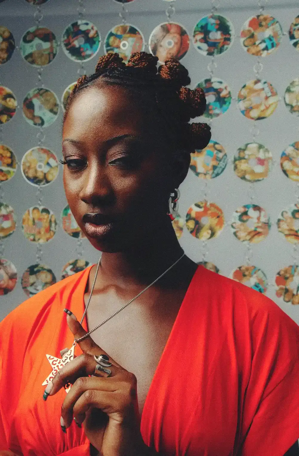 DISCOVERING STORIES: HOW DEELA BUILT HER INDEPENDENT MUSIC CAREER Moving from Lagos to England shaped her perspective on community and confidence. (image 2 of 5)