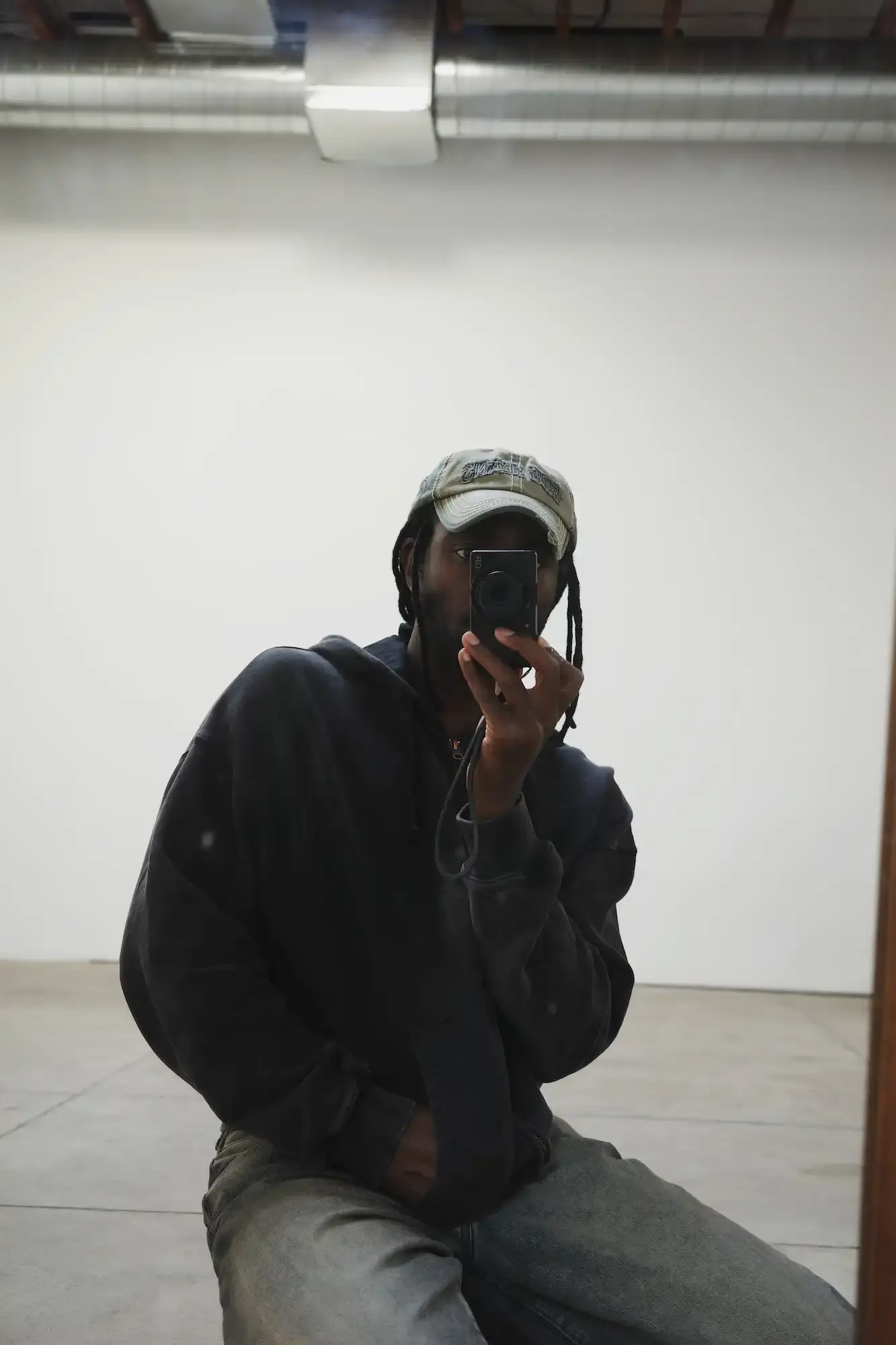 DEV HYNES STYLES LEVI'S SS26 COLLECTION Dev Hynes aka Blood Orange collaborates with Levi's on their Spring/Summer 2026 collection, styling and directing a campaign that explores the tension between polished and raw fashion aesthetics. (image 4 of 4)