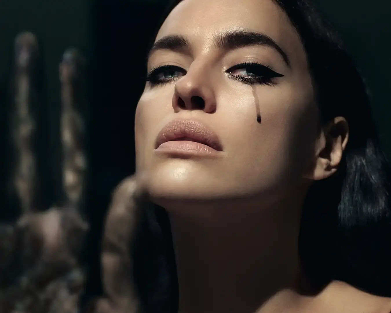 Dolce&Gabbana Beauty article showcasing new makeup products and campaign details with Steven Klein and Irina Shayk. Features information about Everink Liner and Everfull Hi-Definition Mascara specifications.