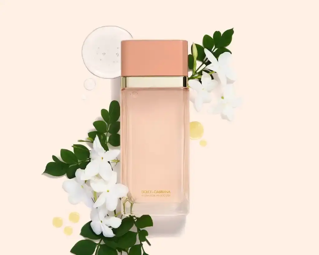 Dolce&Gabbana Dolce&Gabbana's new pre-makeup collection featuring elegantly packaged skincare products with neutral tones and gold accents inspired by luxury lingerie. (image 4 of 5)