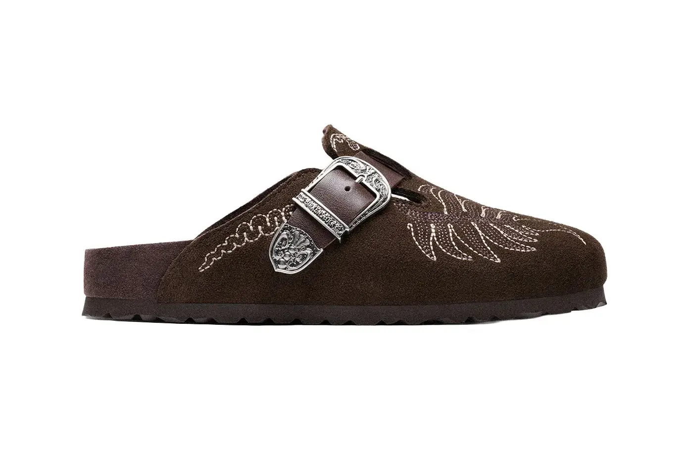 ETRO AND BIRKENSTOCK RELEASE BOSTON AND GIZEH image detailing the new footwear collaboration between Etro and Birkenstock focusing on design updates to the Boston and Gizeh models. (image 3 of 12)