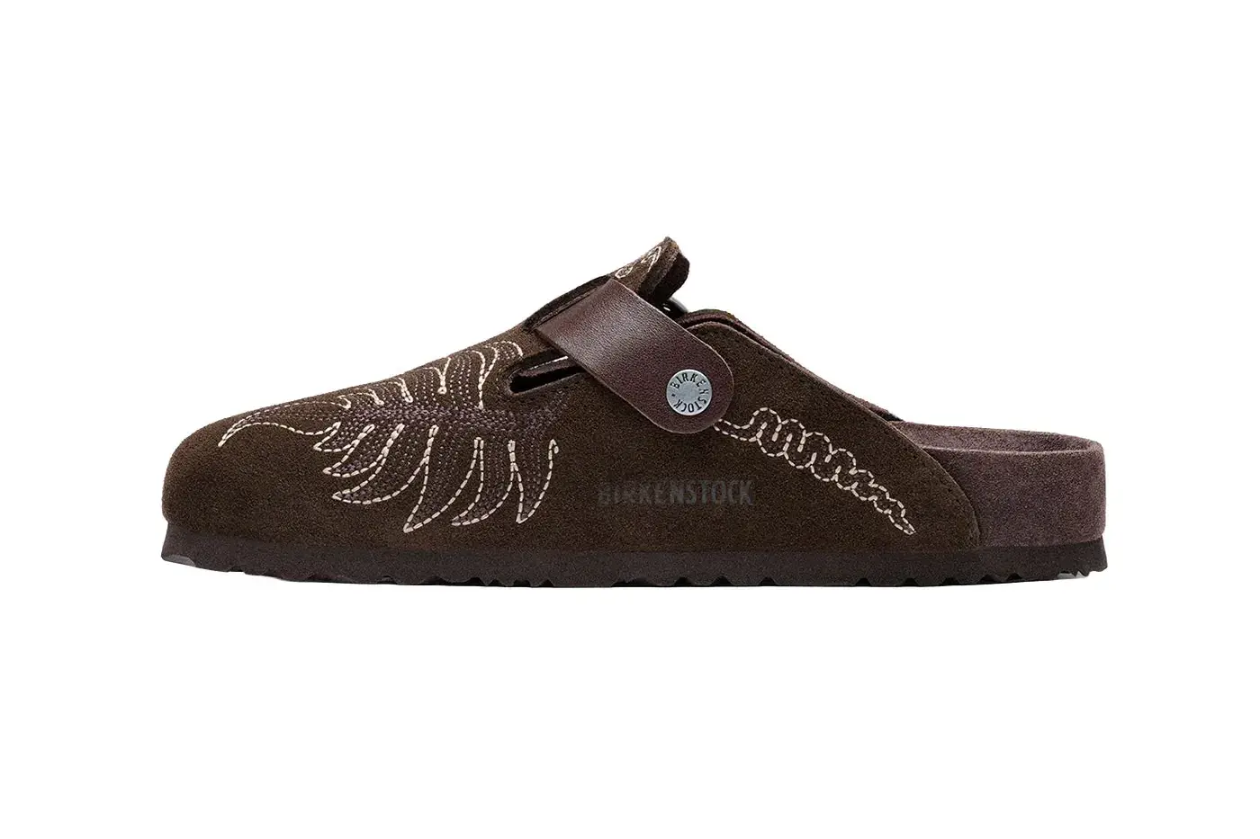 ETRO AND BIRKENSTOCK RELEASE BOSTON AND GIZEH image detailing the new footwear collaboration between Etro and Birkenstock focusing on design updates to the Boston and Gizeh models. (image 2 of 12)