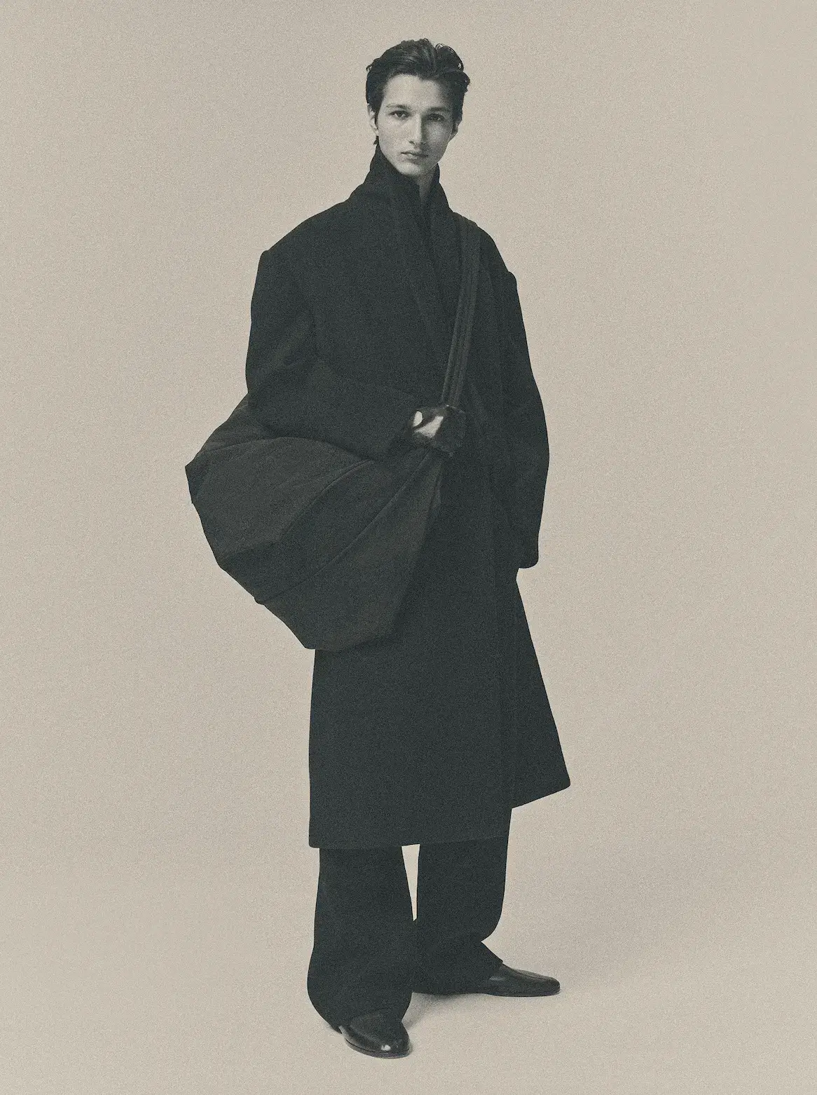 FEAR OF GOD ESSENTIALS AND EASTPAK BAG RELEASE image detailing design specifications, color choices, and global stockists for the Fear of God Essentials and Eastpak collection. (image 4 of 8)