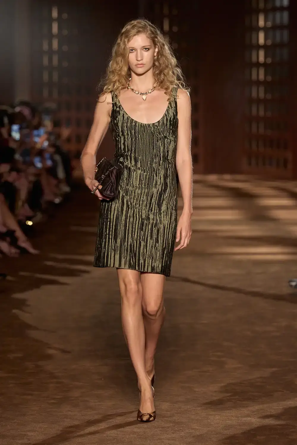 FERRAGAMO SPRING SUMMER 2027 COLLECTION image of the Ferragamo Spring Summer 2027 collection detailing the 1940s inspired clothing and footwear. (image 55 of 61)