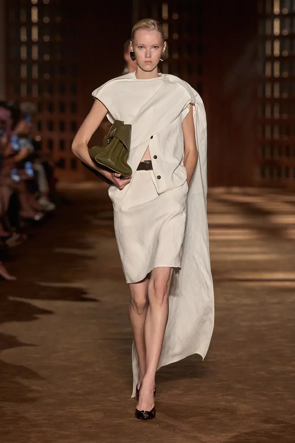FERRAGAMO SPRING SUMMER 2027 COLLECTION image of the Ferragamo Spring Summer 2027 collection detailing the 1940s inspired clothing and footwear. (image 24 of 61)