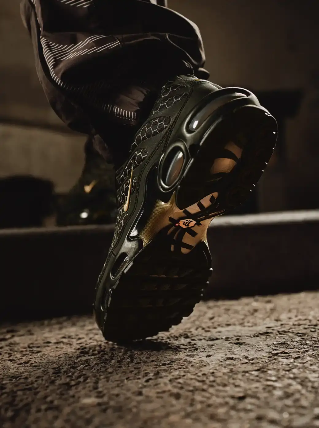 FOOT LOCKER DROPS NIKE TN FOR MANCHESTER Foot Locker announces Nike Air Max TN Manchester sneaker featuring bee-inspired design elements and honeycomb pattern, available exclusively at Foot Locker stores from February 5, 2026. (image 3 of 12)