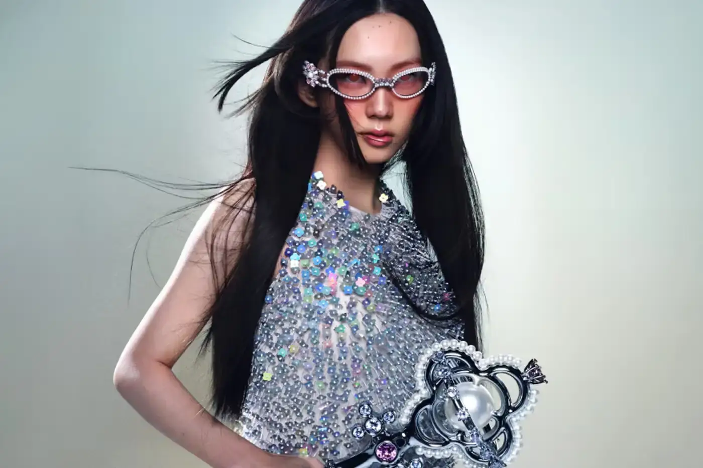 Gentle Monster Gentle Monster's 2025 Jewelry Collection article showcasing new sunglasses and optical frames with crystal embellishments, campaign details featuring Sena Nakajima, and release information. (image 2 of 12)