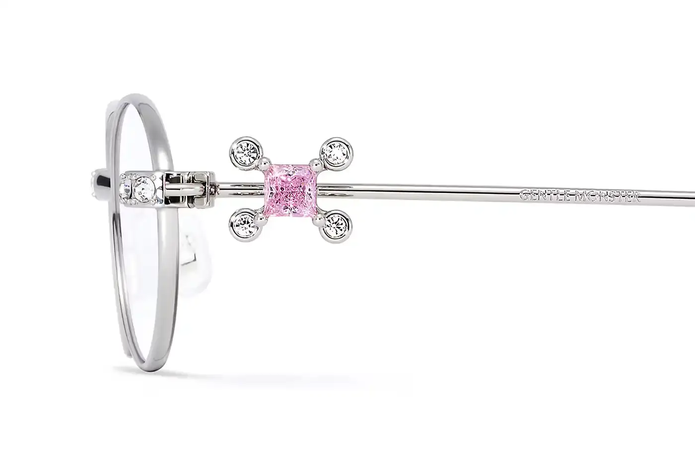 Gentle Monster Gentle Monster's 2025 Jewelry Collection article showcasing new sunglasses and optical frames with crystal embellishments, campaign details featuring Sena Nakajima, and release information. (image 9 of 12)